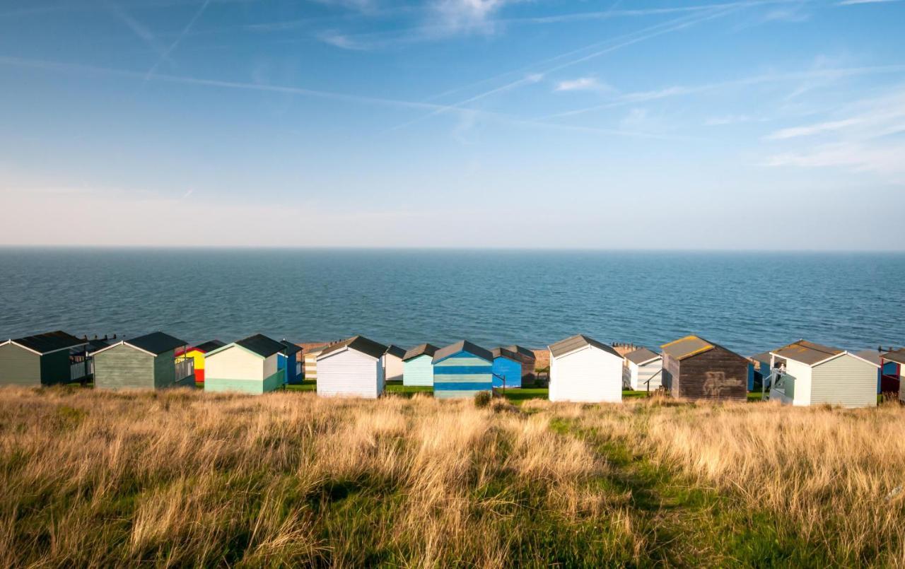 Lovely 6 Berth Caravan With Decking And Wifi In Kent, Ref 47017C Hotel Whitstable Buitenkant foto
