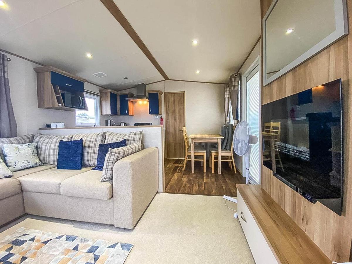 Lovely 6 Berth Caravan With Decking And Wifi In Kent, Ref 47017C Hotel Whitstable Buitenkant foto