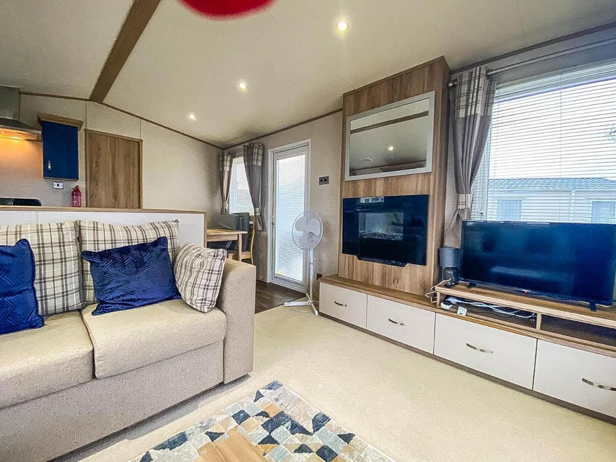 Lovely 6 Berth Caravan With Decking And Wifi In Kent, Ref 47017C Hotel Whitstable Buitenkant foto