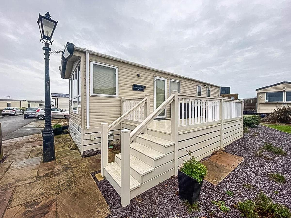 Lovely 6 Berth Caravan With Decking And Wifi In Kent, Ref 47017C Hotel Whitstable Buitenkant foto