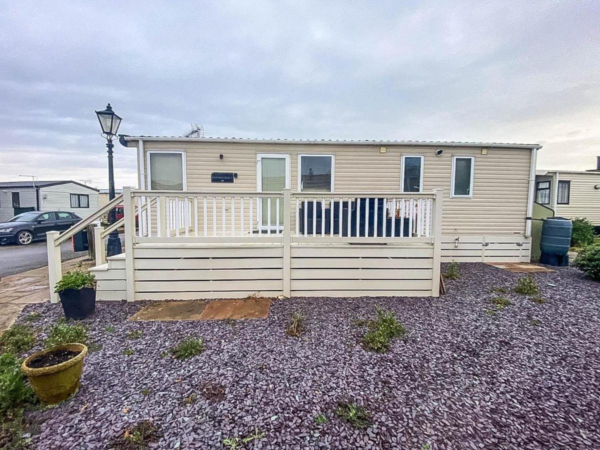 Lovely 6 Berth Caravan With Decking And Wifi In Kent, Ref 47017C Hotel Whitstable Buitenkant foto